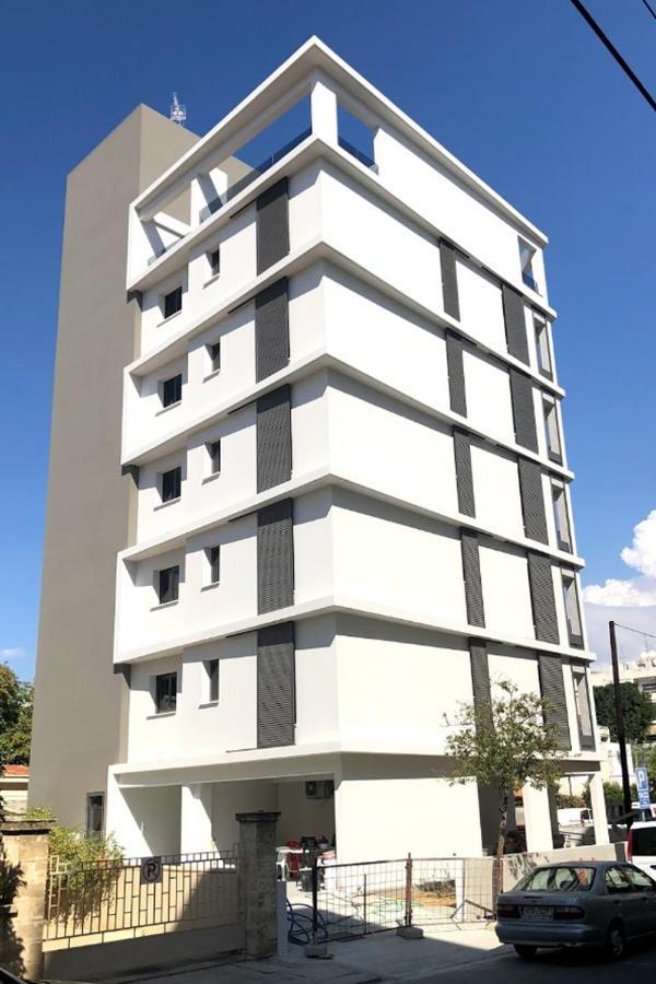 니코시아 Baz Tower 아파트 호텔 외부 사진
